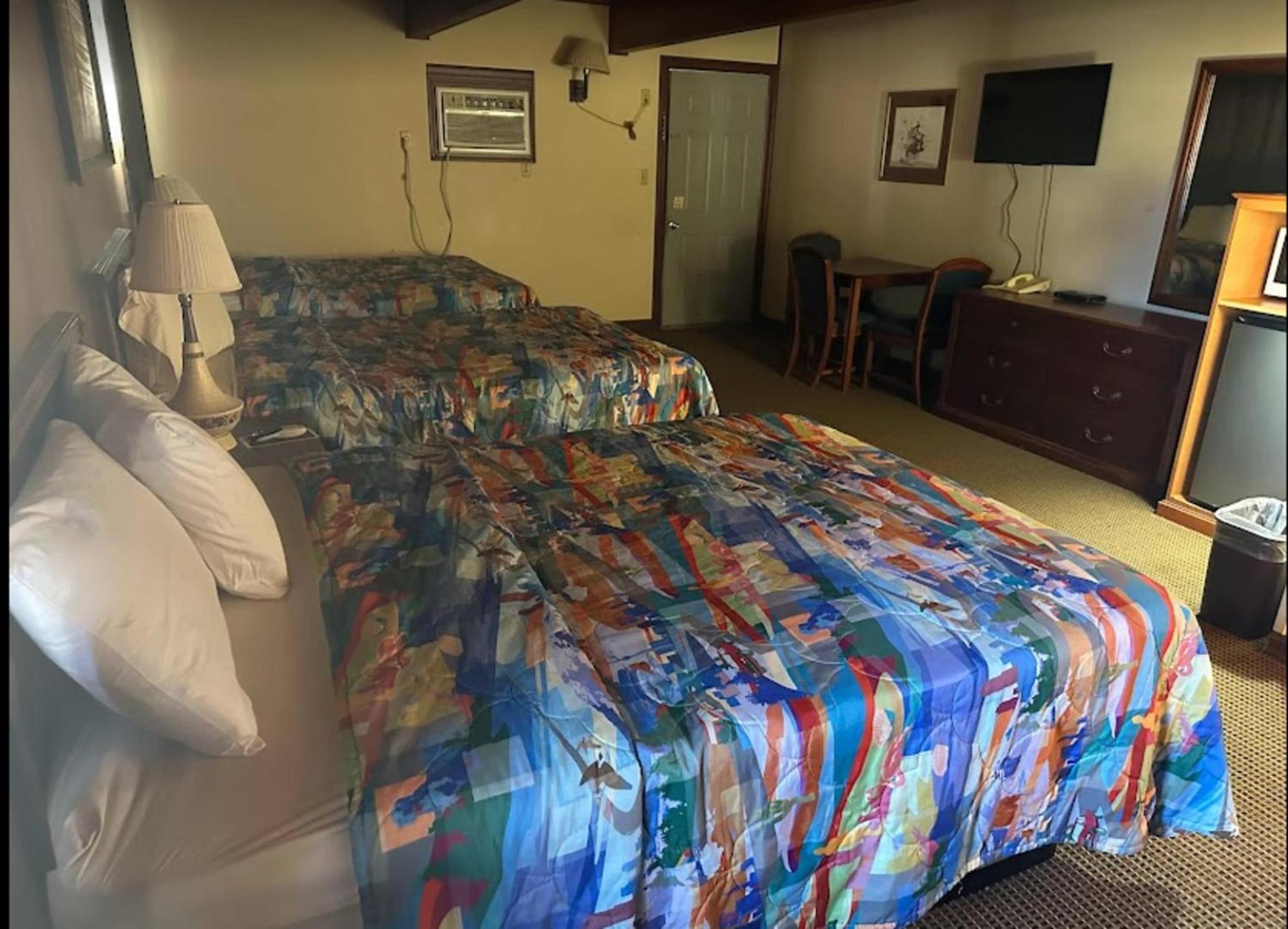Love Hotels Western Holiday By Oyo At Harlan Lake Ne Alma Zewnętrze zdjęcie