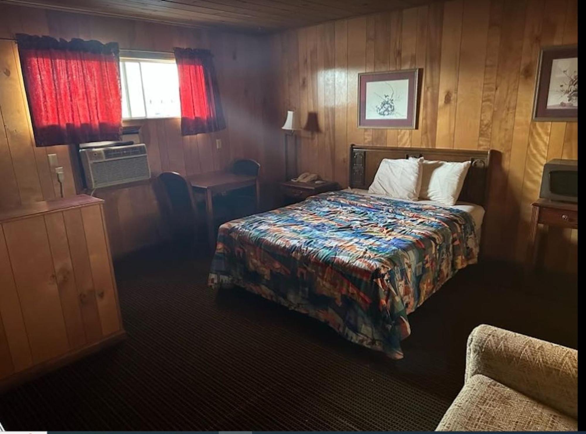 Love Hotels Western Holiday By Oyo At Harlan Lake Ne Alma Zewnętrze zdjęcie