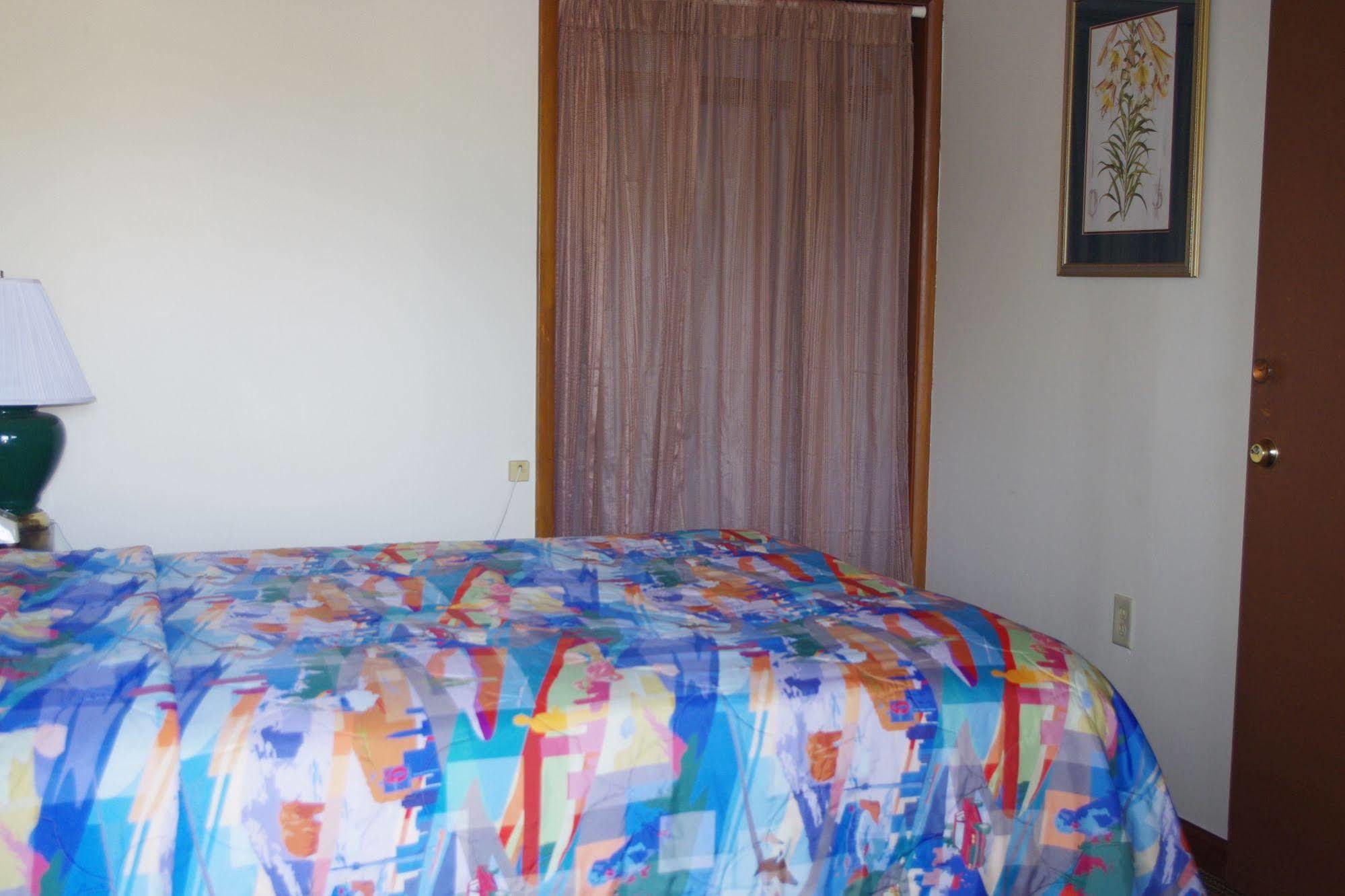 Love Hotels Western Holiday By Oyo At Harlan Lake Ne Alma Zewnętrze zdjęcie